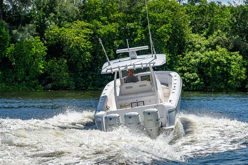 Intrepid 400 Center Console image