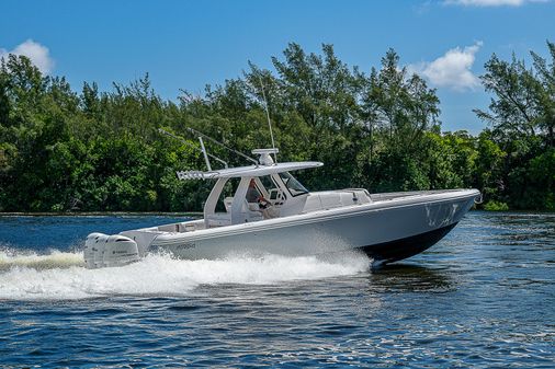 Intrepid 400 Center Console image