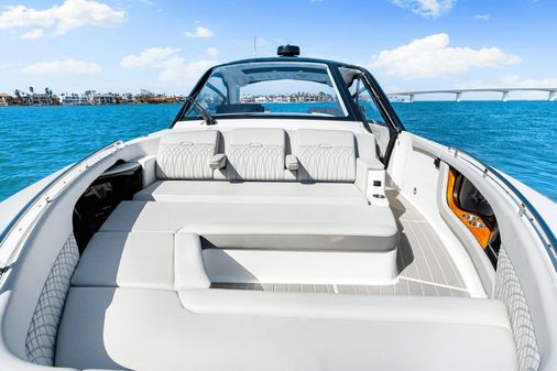 Sea Ray 370 Sundancer Outboard image