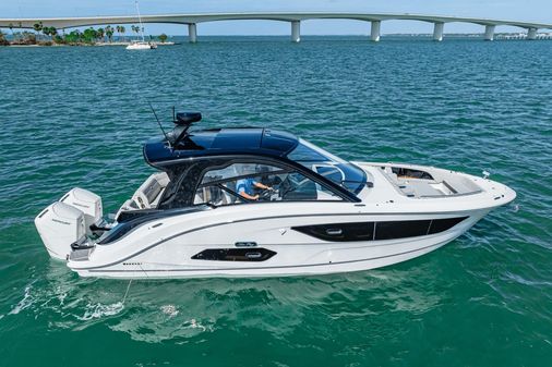 Sea Ray 370 Sundancer Outboard image