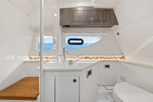 Sea Ray 370 Sundancer Outboard image