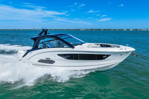 Sea Ray 370 Sundancer Outboard image