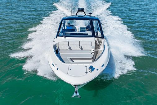 Sea Ray 370 Sundancer Outboard image