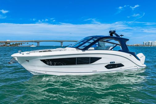 Sea Ray 370 Sundancer Outboard image