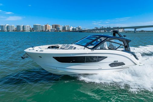 Sea Ray 370 Sundancer Outboard image