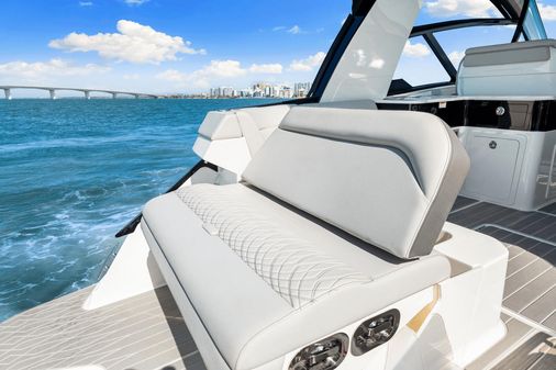 Sea Ray 370 Sundancer Outboard image