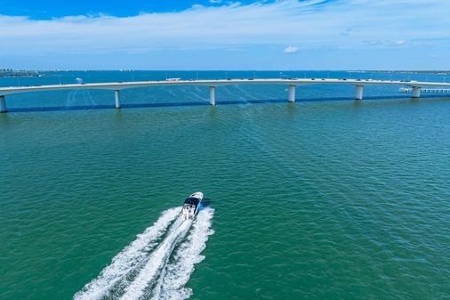 Sea Ray 370 Sundancer Outboard image