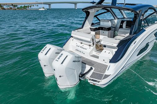 Sea Ray 370 Sundancer Outboard image