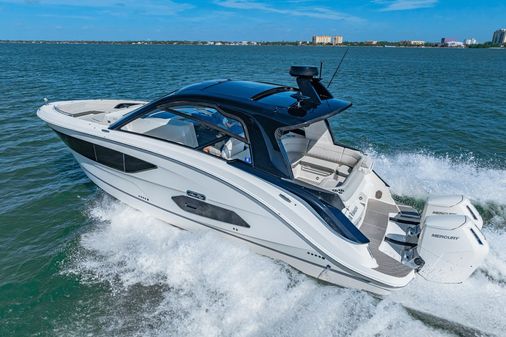 Sea Ray 370 Sundancer Outboard image