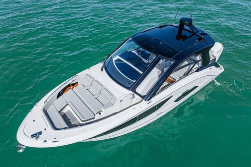 Sea Ray 370 Sundancer Outboard image