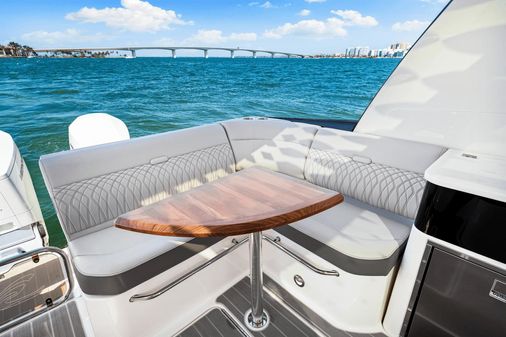 Sea Ray 370 Sundancer Outboard image