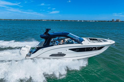 Sea Ray 370 Sundancer Outboard image