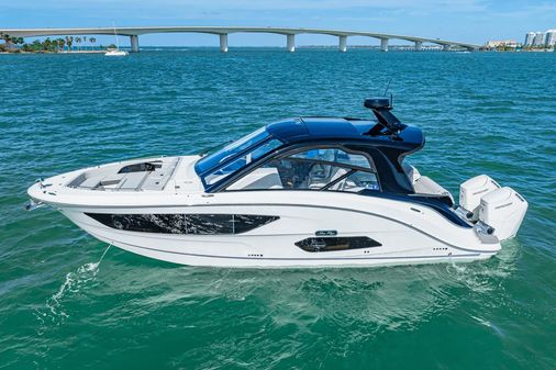 Sea Ray 370 Sundancer Outboard image