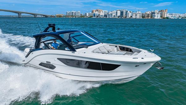 Sea Ray 370 Sundancer Outboard 