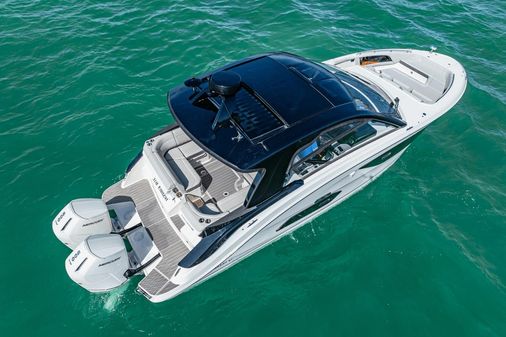 Sea Ray 370 Sundancer Outboard image