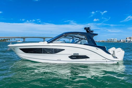 Sea Ray 370 Sundancer Outboard image