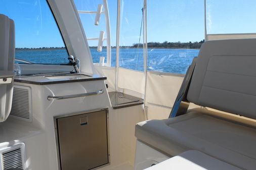 Boston Whaler 345 Conquest image