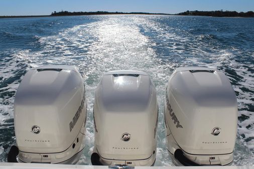 Boston Whaler 345 Conquest image