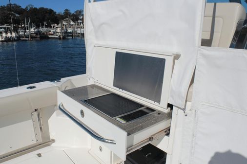 Boston Whaler 345 Conquest image