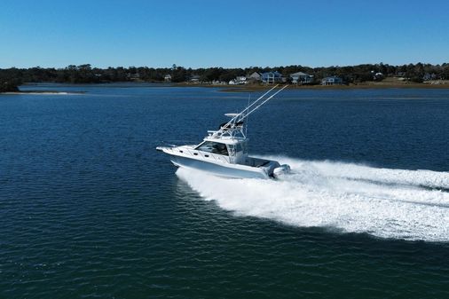 Boston Whaler 345 Conquest image