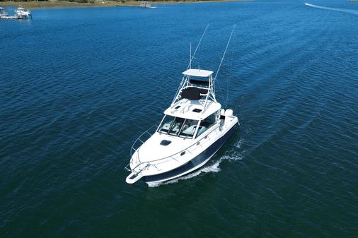 Boston Whaler 345 Conquest image