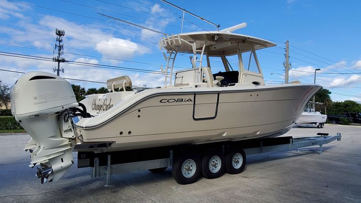 Cobia 344-CENTER-CONSOLE - main image