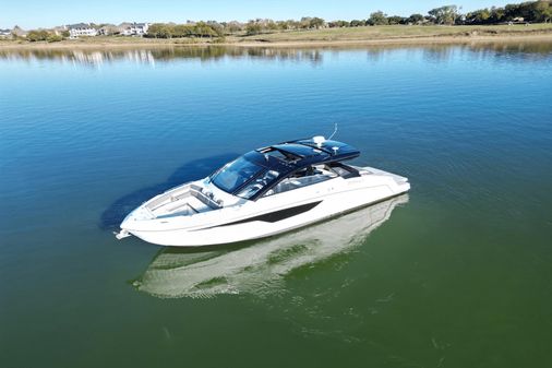 Cruisers Yachts 42 GLS image