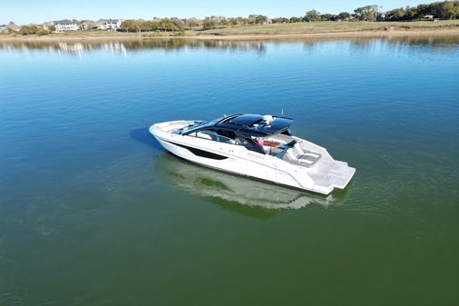 Cruisers Yachts 42 GLS image