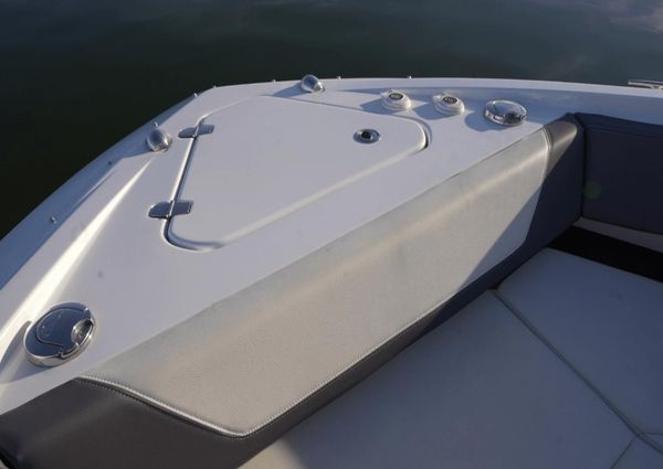 Cruisers Yachts 42 GLS image