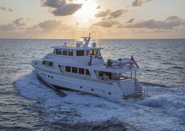 Outer-reef-yachts 860-DBMY image
