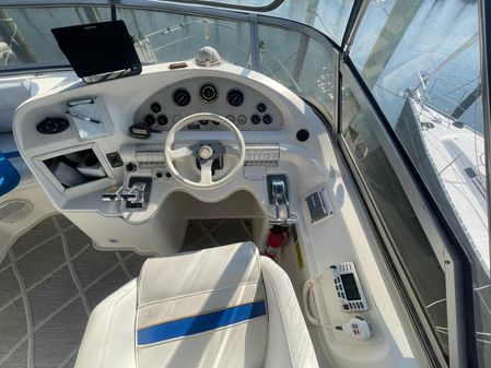 Cruisers-yachts 3650-MOTORYACHT image