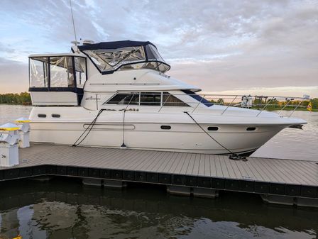 Cruisers Yachts 3650 Motoryacht image