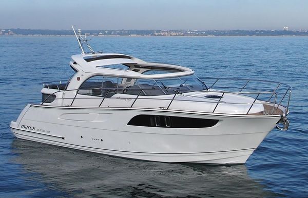 2023 Marex 320 Aft Cabin Cruiser