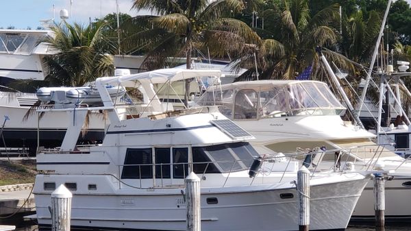 Heritage East Sundeck Motoryacht
