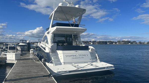 Cruisers Yachts 54 Cantius Fly 