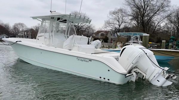 Edgewater 318CC