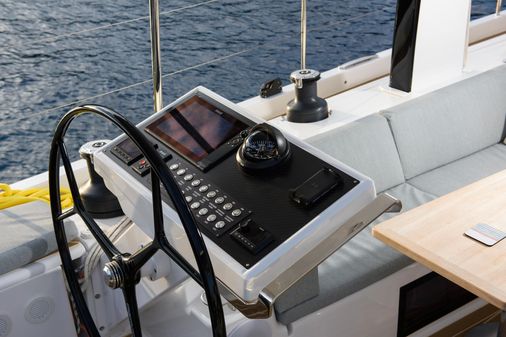 Hanse 588 image