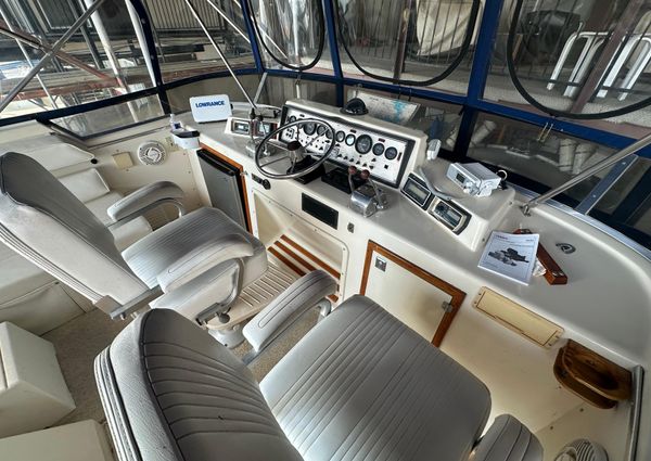Chris-Craft 426 Catalina image