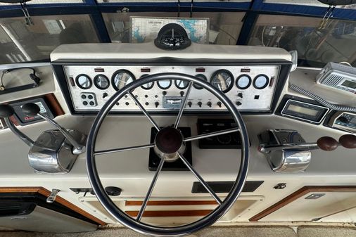 Chris-Craft 426 Catalina image