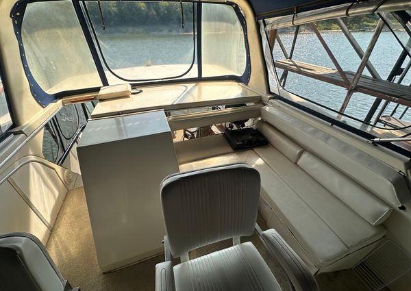 Chris-Craft 426 Catalina image