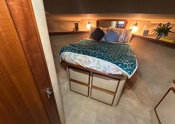 Chris-Craft 426 Catalina image