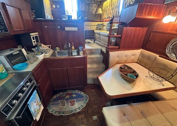 Chris-Craft 426 Catalina image