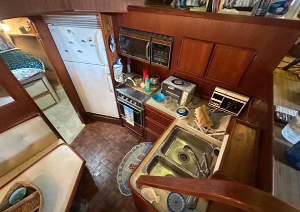 Chris-Craft 426 Catalina image