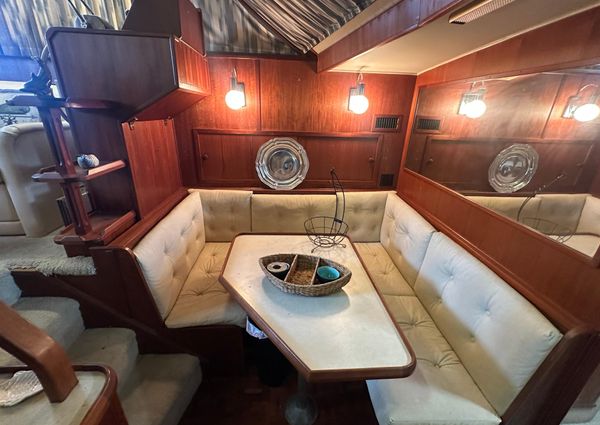 Chris-Craft 426 Catalina image