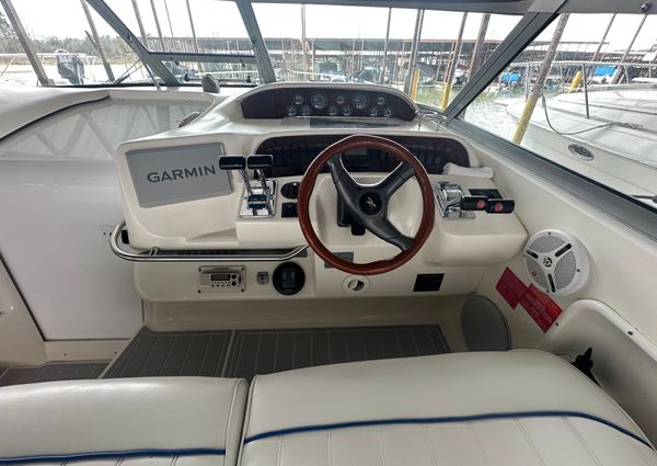 Sea Ray 330 Sundancer image
