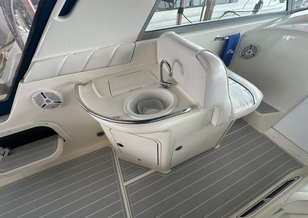 Sea Ray 330 Sundancer image
