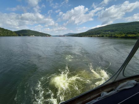 Bertram 58 Flybridge Motor Yacht image