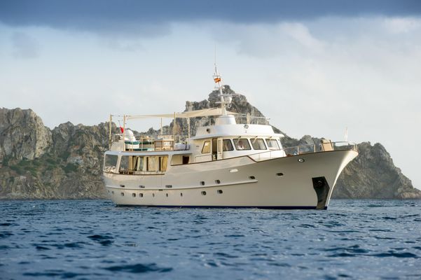 Feadship De Vries - main image