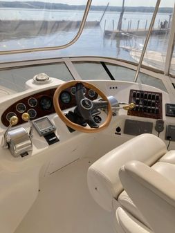 Sea Ray 400 Sedan Bridge image