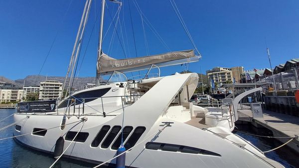 Xquisite Yachts X5 Sail 